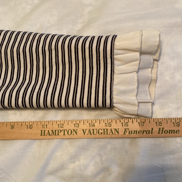 Talbots 1X navy off white fitted blouse. Fabric does stretch thicker texture. - Picture 5 of 12